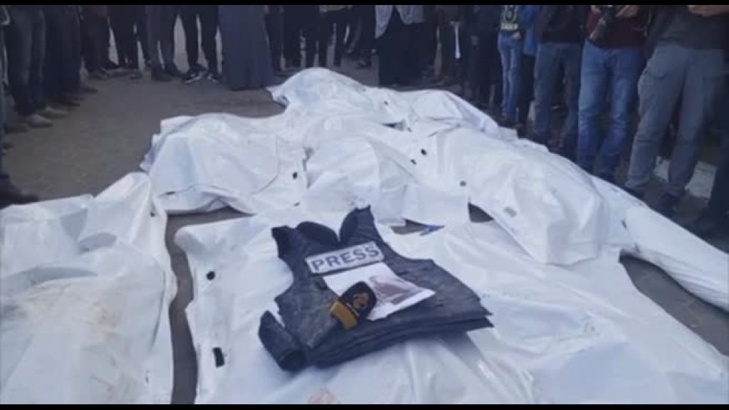 i-funerali-del-giornalista-ucciso-in-un-raid-al-campo-di-nuseirat